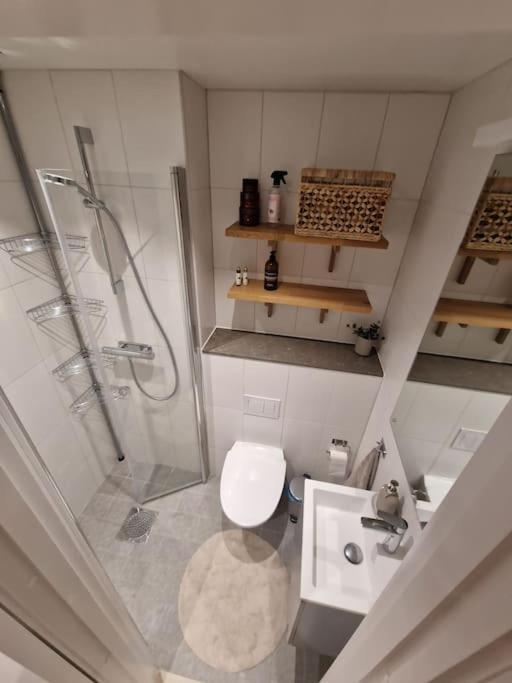Modern Room With Bathroom, No Kitchen And Your Own Entrance Stokholm Dış mekan fotoğraf